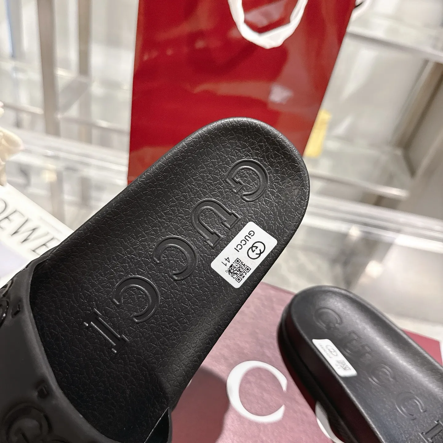 🅿️300💰 🌹Gucci official website Good Game slippers and sandals for men and women. In this special edition series, the acronym of the brand founder Guccio Gucci gives new meaning. In the gaming world, "GG" is a symbol of good sportsmanship and stands for "Good Game," which conveys the value system of the community. The modern acronym is a playful ode to the brand’s origins in the world of sports and leisure, illustrating how Gucci’s heritage continues to evolve. The parting greeting expresses the Gucci Good Game motto as the brand moves into new worlds, creating centers of play, self-expression, talent, freedom and individuality. Made with a rubber upper, these slippers are embellished with the collection's signature logo.  Rubber upper, unisex, G logo embossed, molded footbed, rubber sole, flat, made in Italy, sizes 36 to 46